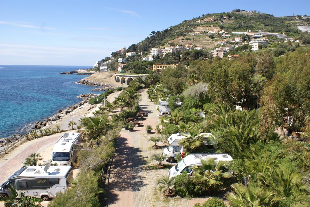 Villaggio Dei Fiori Sanremo Exteriör bild
