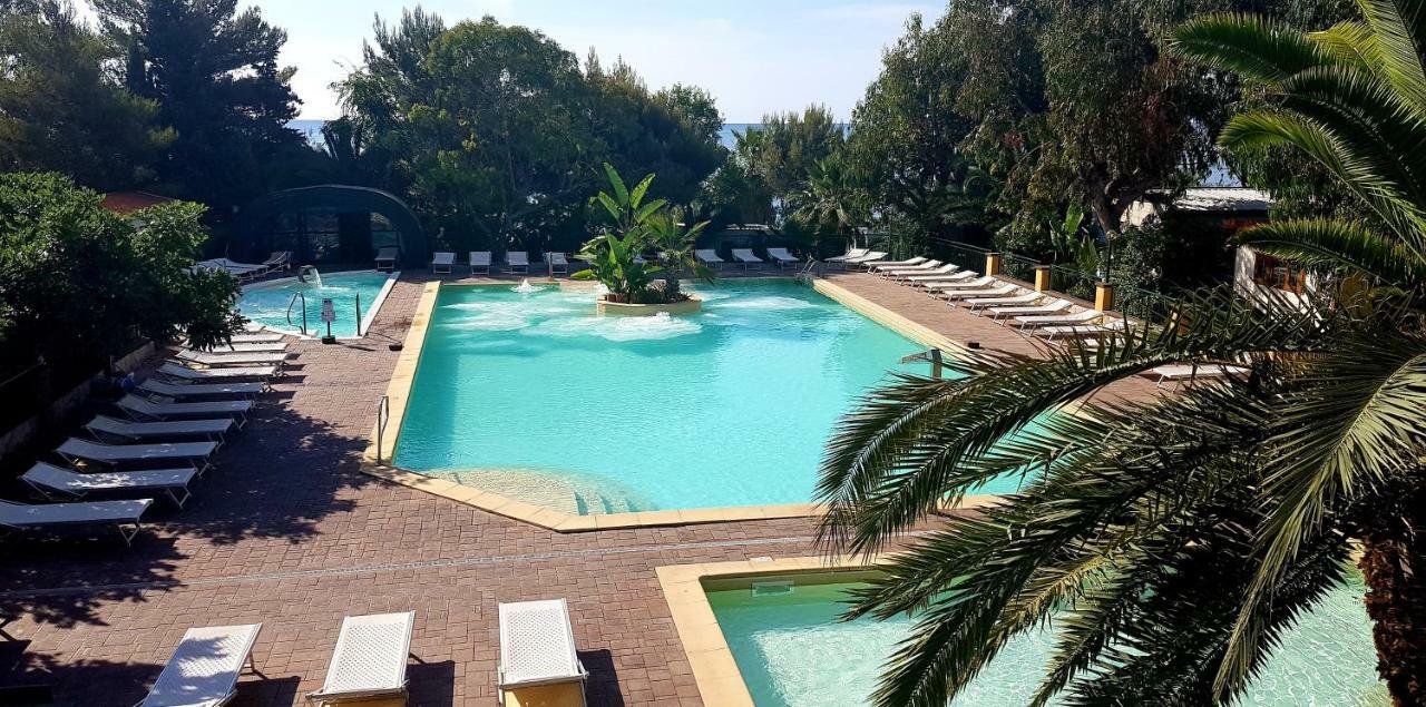 Villaggio Dei Fiori Sanremo Exteriör bild